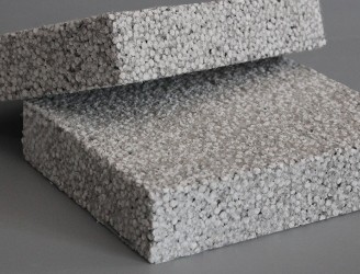 勻質(zhì)板是一種EPS顆粒與無(wú)機(jī)硅質(zhì)材料聚合而成的改性EPS板材，防火等級(jí)可達(dá)A2級(jí)，是一種新型防火保溫材料，應(yīng)用于保溫系統(tǒng)中保溫層材料。具有防水、防火、隔熱、保溫、吸音的效果。